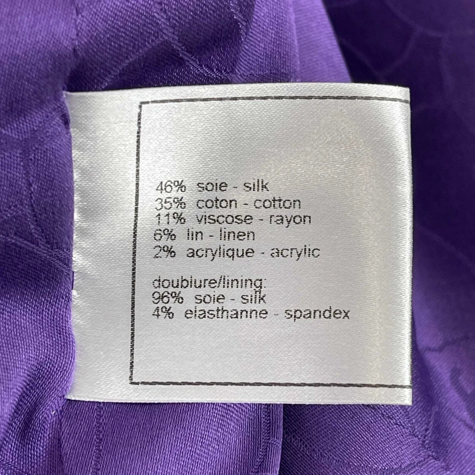 CHANEL - 2006 Purple Tweed Blazer - 5 'CHANEL' Buttons - 2 Pockets - 38 US 6