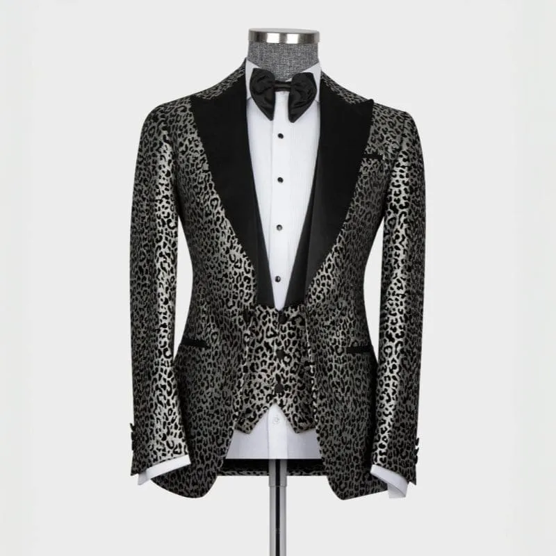 Charming Silver Jacquard Peaked Lapel Three Pieces Prom Suit Jackets
